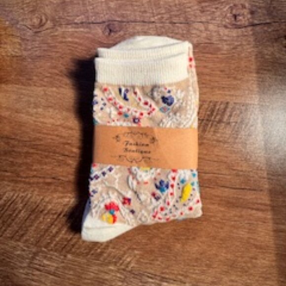 Four Pairs of Fun Socks--New - Picture 6 of 9